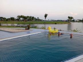 Waterfront Golf Villa Bang Pakong